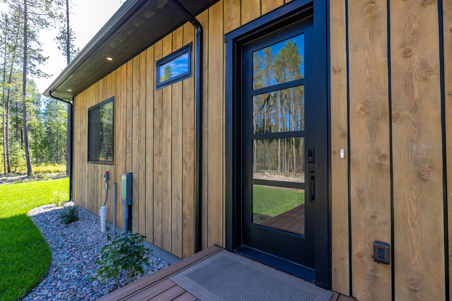 Glacier Getaway private woodland entrance